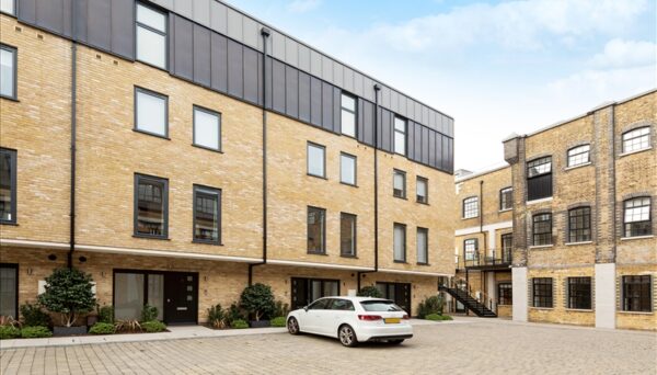 Oxbridge Terrace Townhouses, Palace Wharf W6