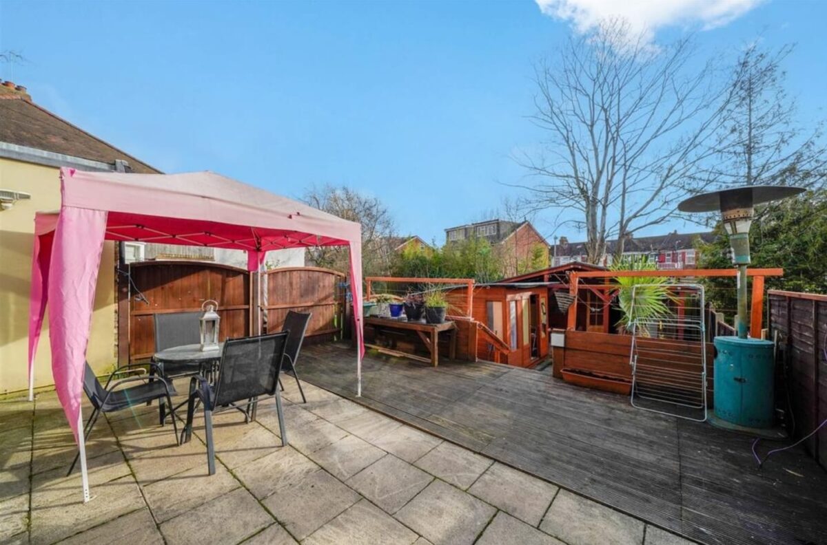 Lennox Gardens, Neasden, London, NW10