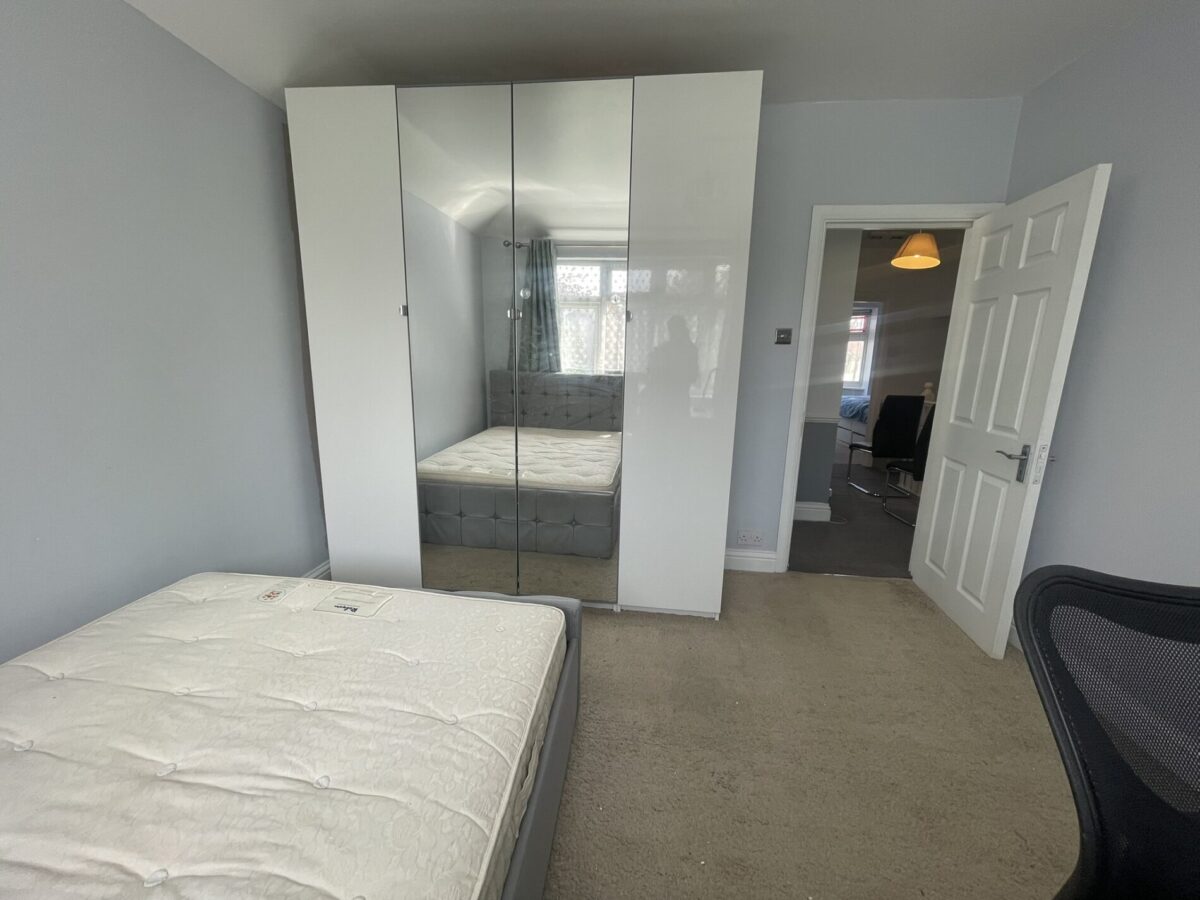 Sidcup Road, LONDON, SE9