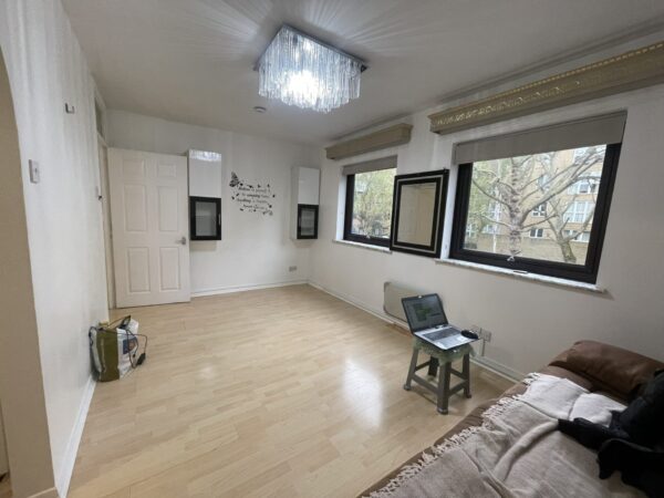 Horseferry Road, LONDON, E14