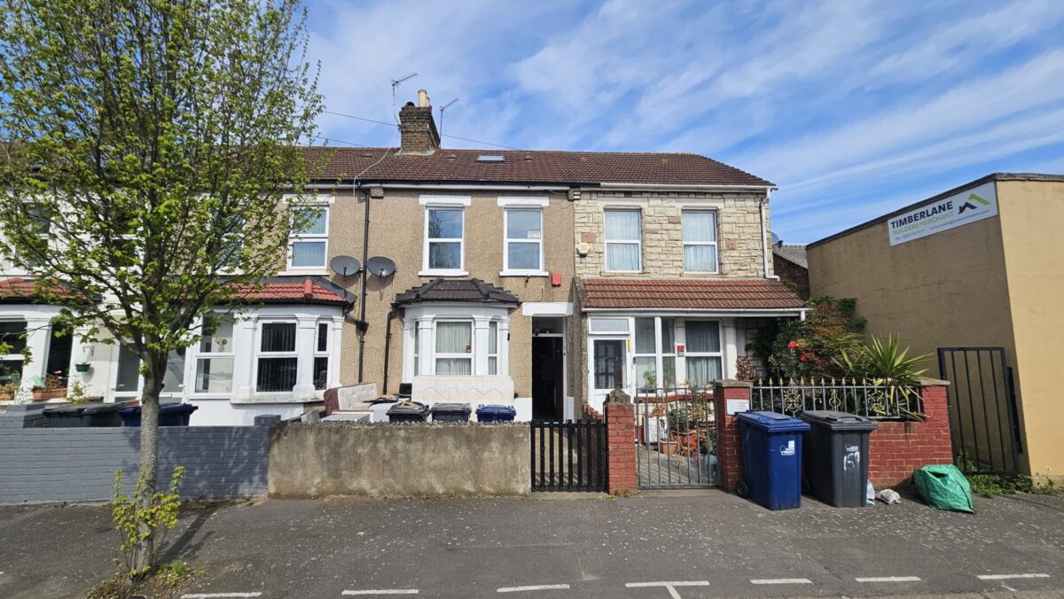 Queens Road, Southall, UB2