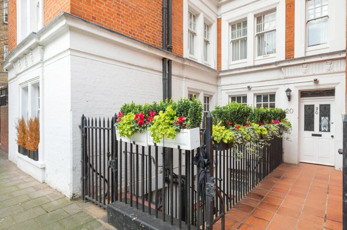 Shepherds House, London, W1K
