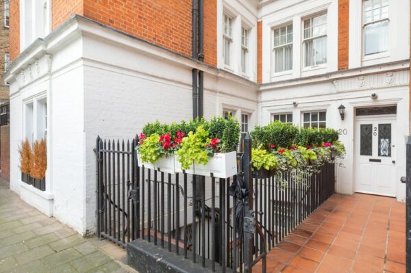 Shepherds House, London, W1K