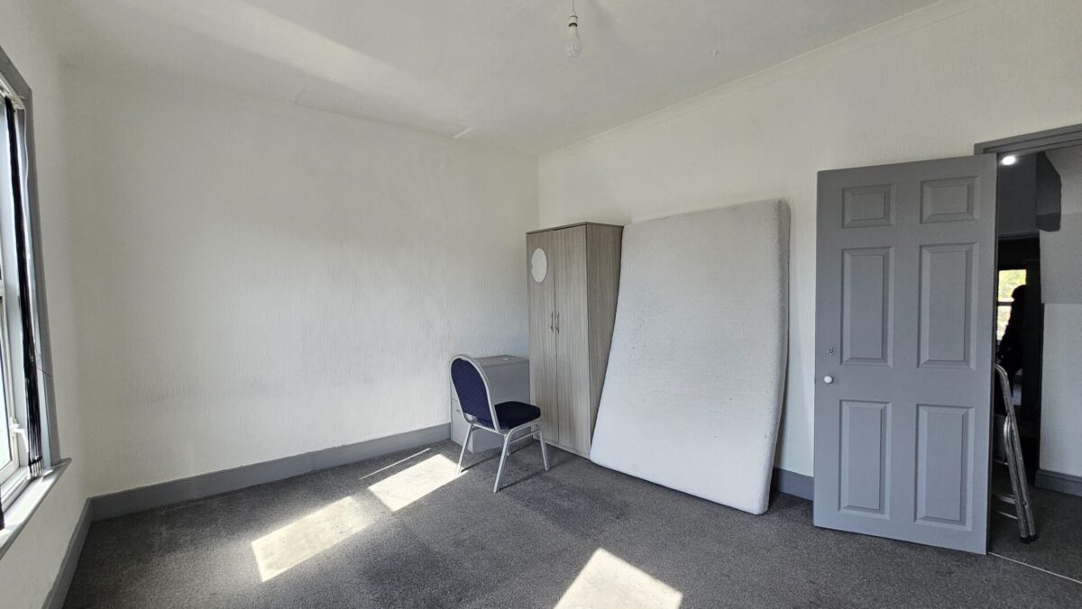 Queens Road, Southall, UB2