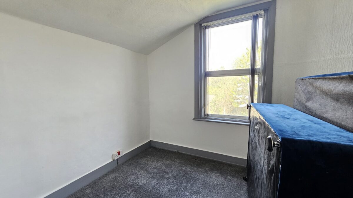 Queens Road, Southall, UB2