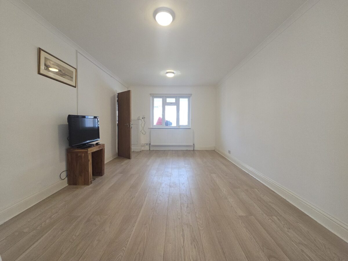 West Road , West Drayton , UB7