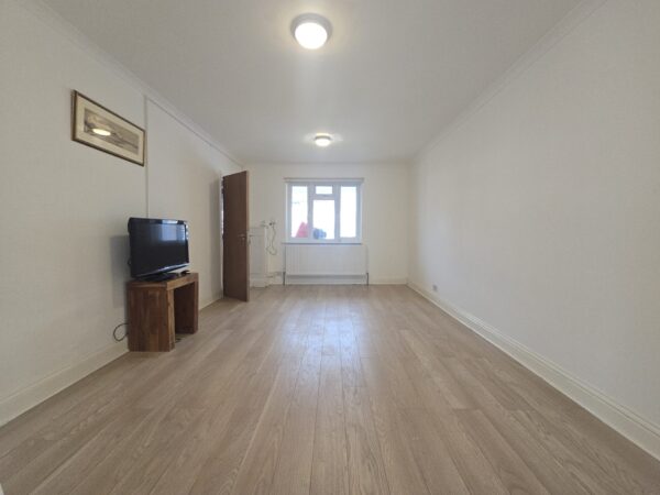 West Road , West Drayton , UB7