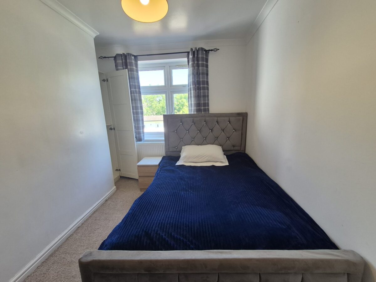 Southend Arterial Road, HORNCHURCH, RM11