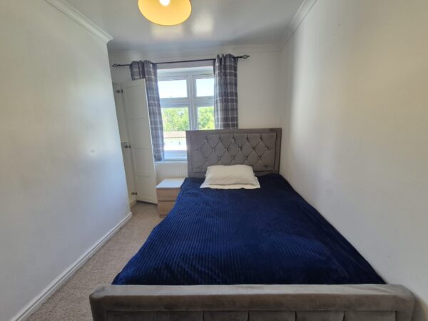 Southend Arterial Road, HORNCHURCH, RM11