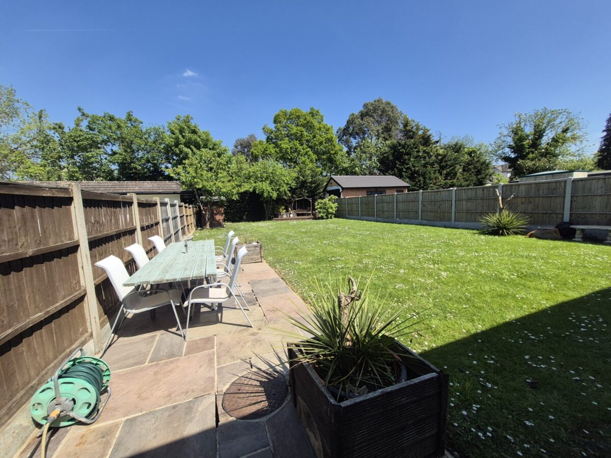 Southend Arterial Road, HORNCHURCH, RM11