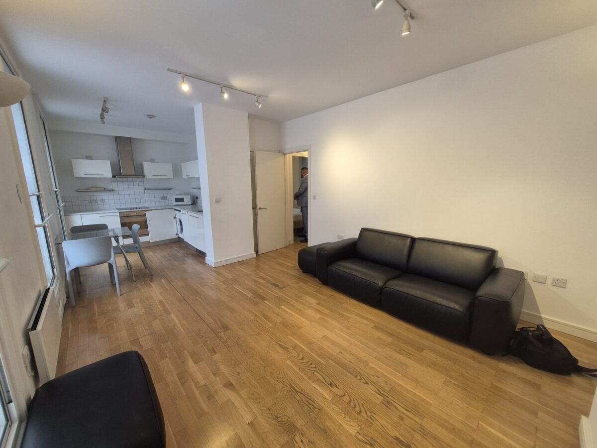 8a York Way, LONDON, N1