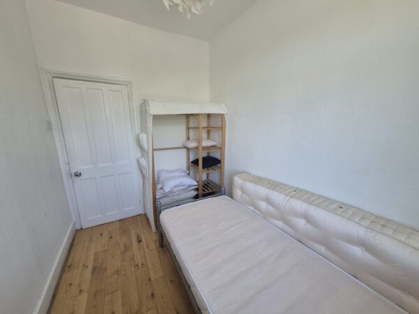 Park Road, LONDON, N11