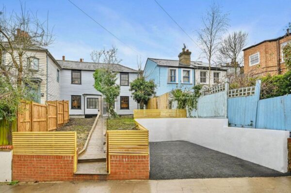 St. James Lane LONDON N10