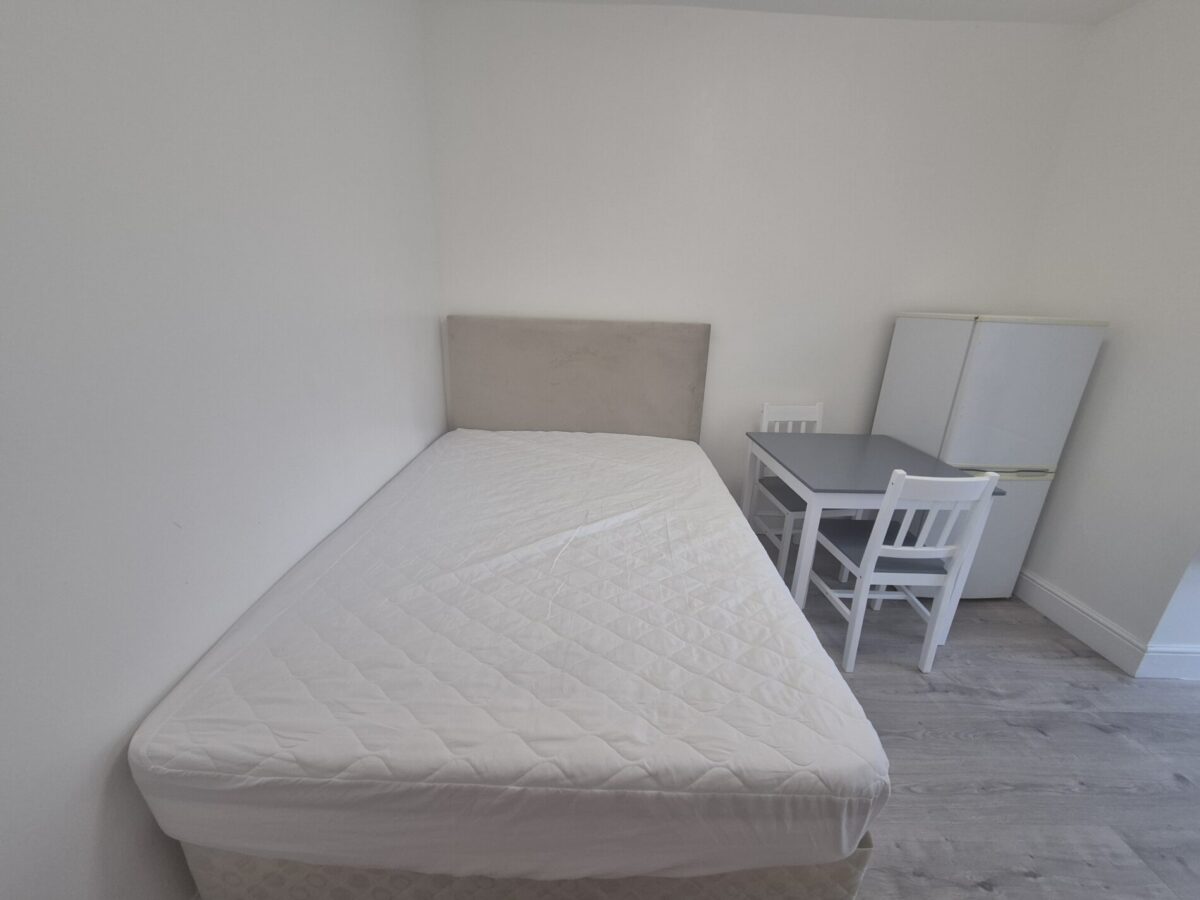 Gainsborough Gardens, Edgware, HA8