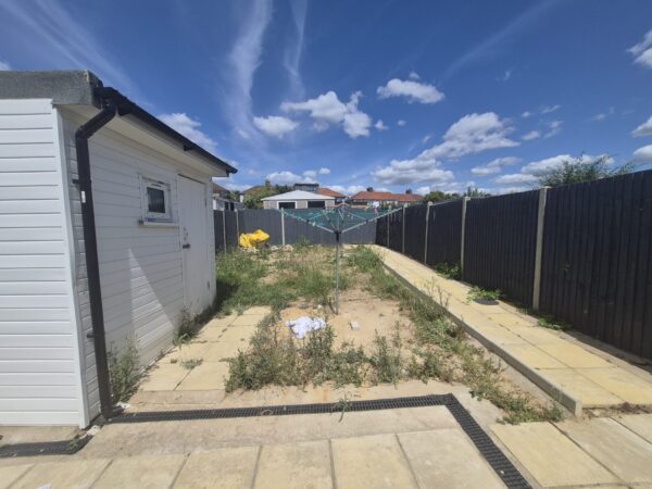 Gainsborough Gardens, Edgware, HA8