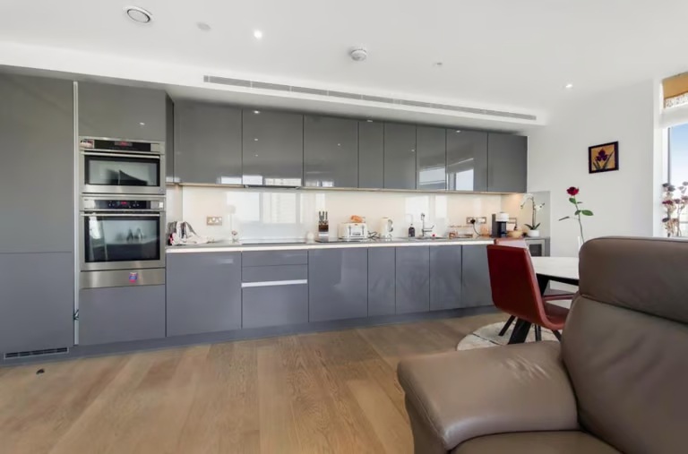 12, Lombard Road LONDON SW11