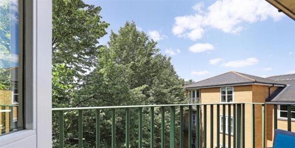 Village way, Ilford, IG6 1RA