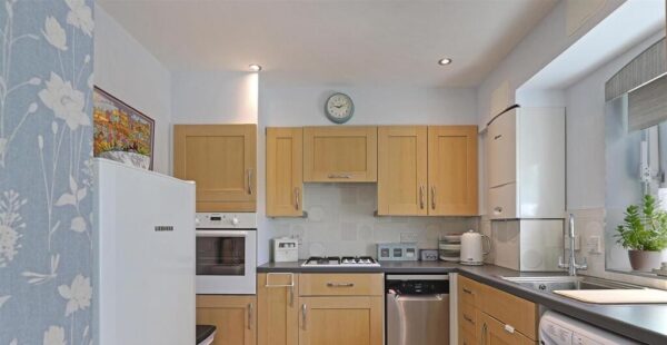 Village way, Ilford, IG6 1RA
