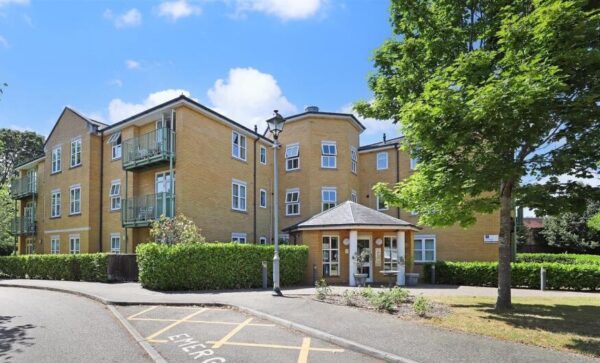 Village way, Ilford, IG6 1RA
