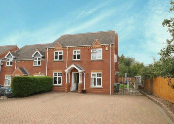 Waterlow Close, Priorslee, TELFORD TF2