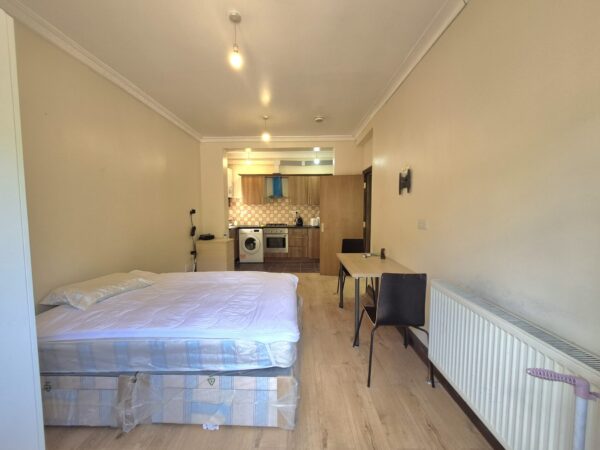 Gunnersbury Avenue W5