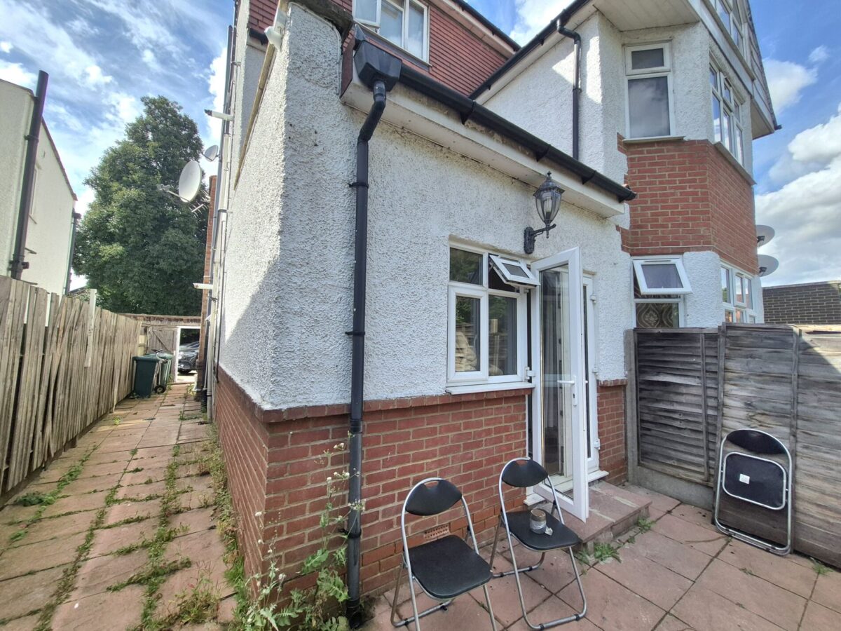 Gunnersbury Avenue W5