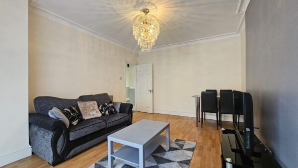Bowes Road, Acton, W3