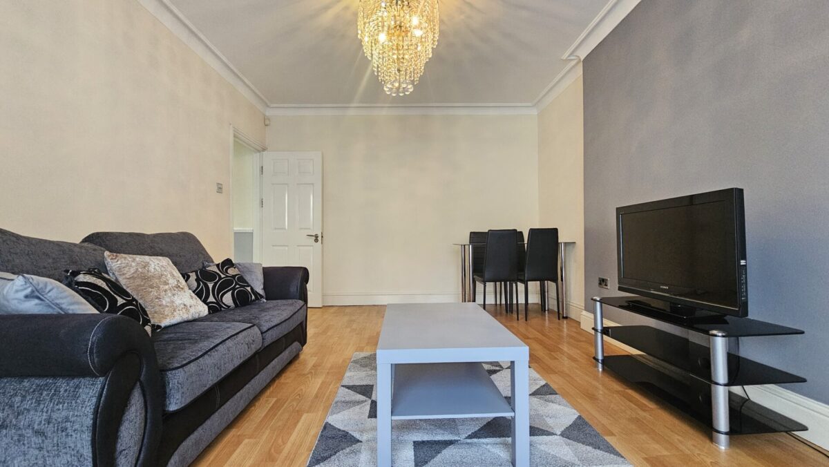 Bowes Road, Acton, W3