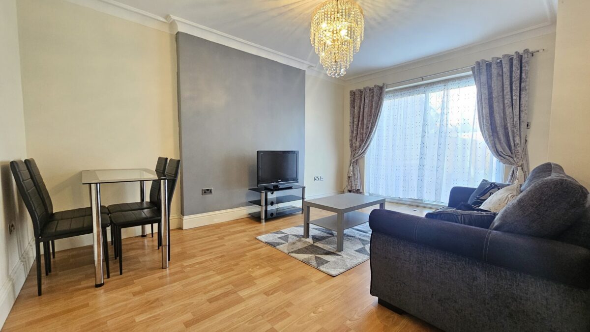 Bowes Road, Acton, W3