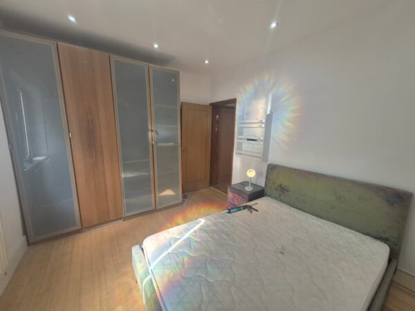 Sutherland Grove SW18 5JL