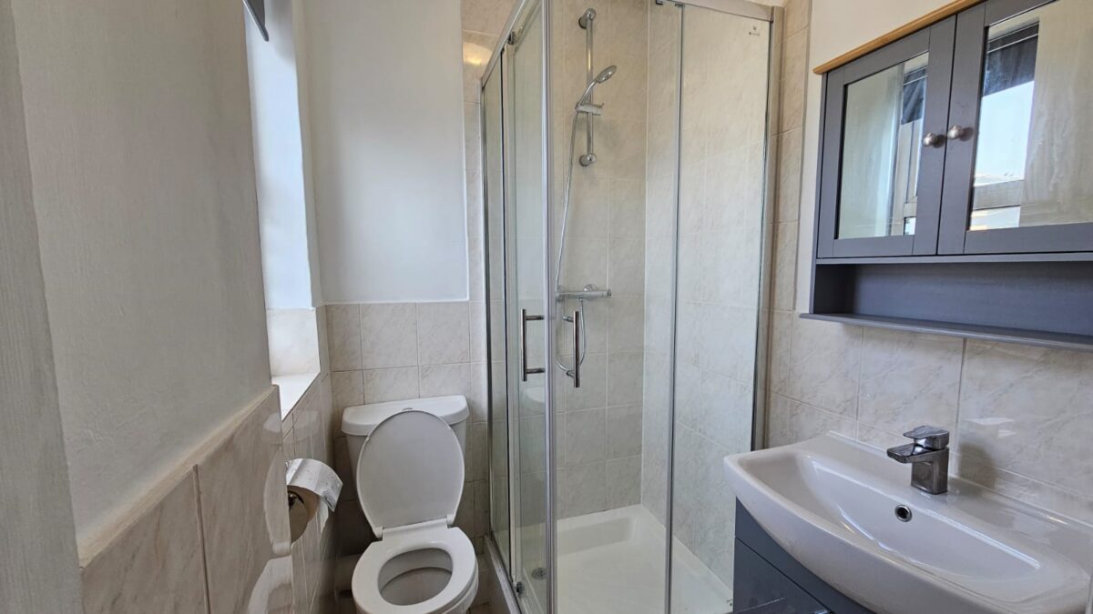 Adelaide Terrace, Brentford, TW8