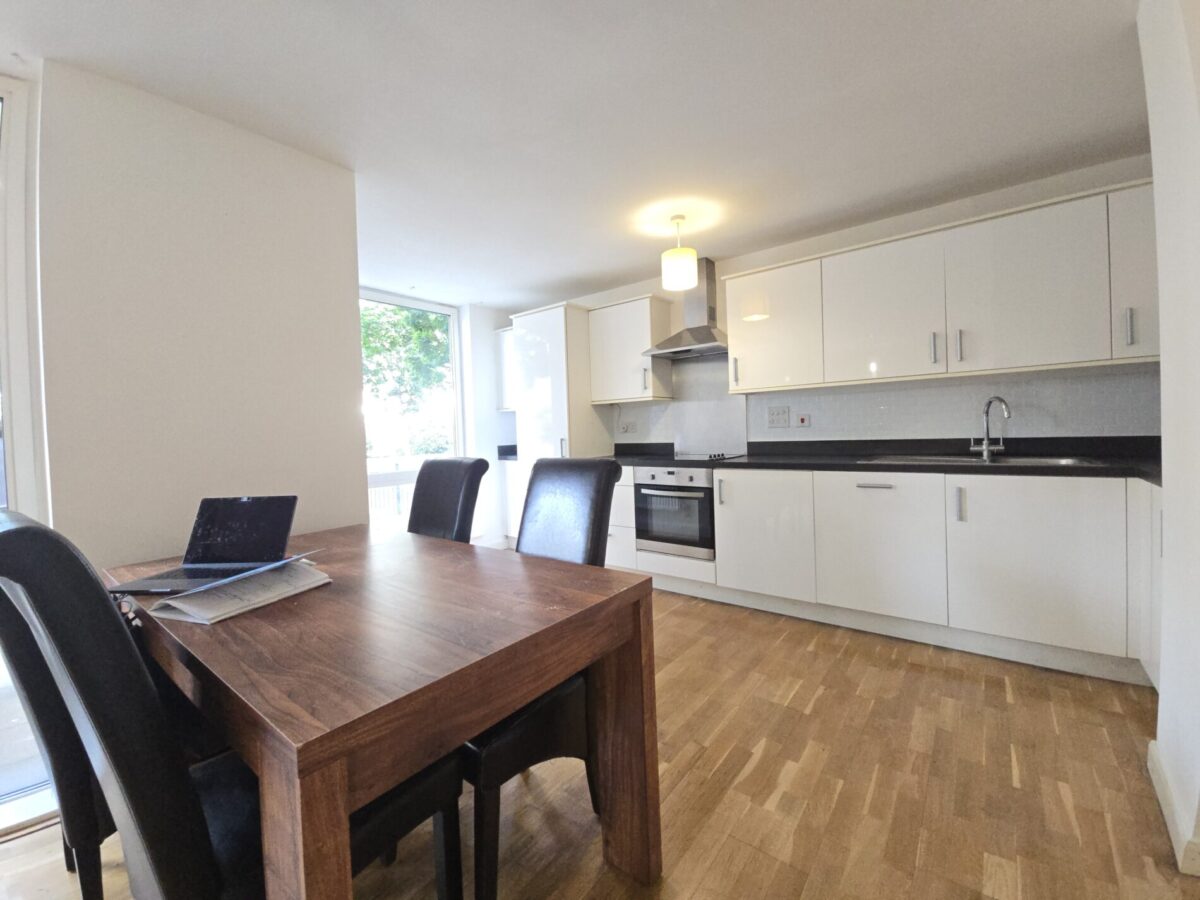 Clayponds Lane Street, TW8
