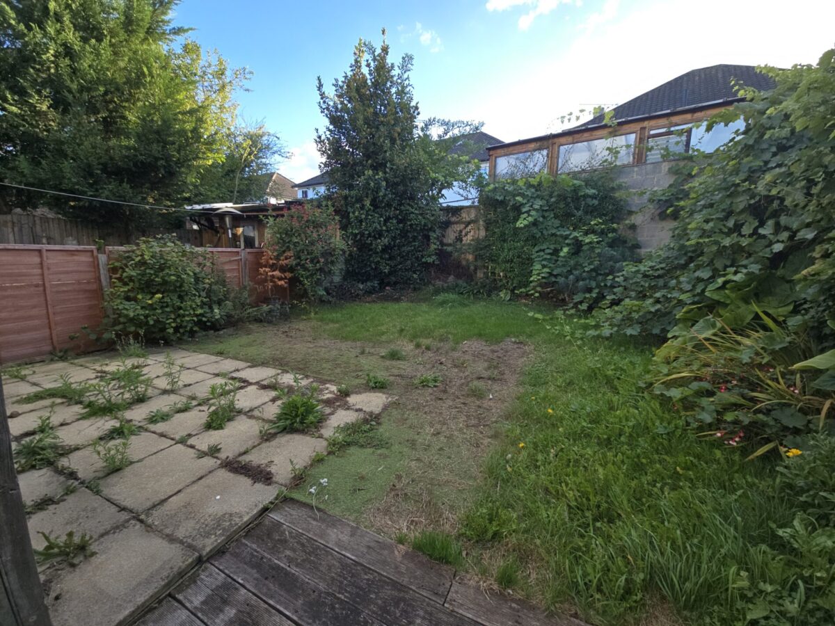 Otterburn Gardens, Isleworth