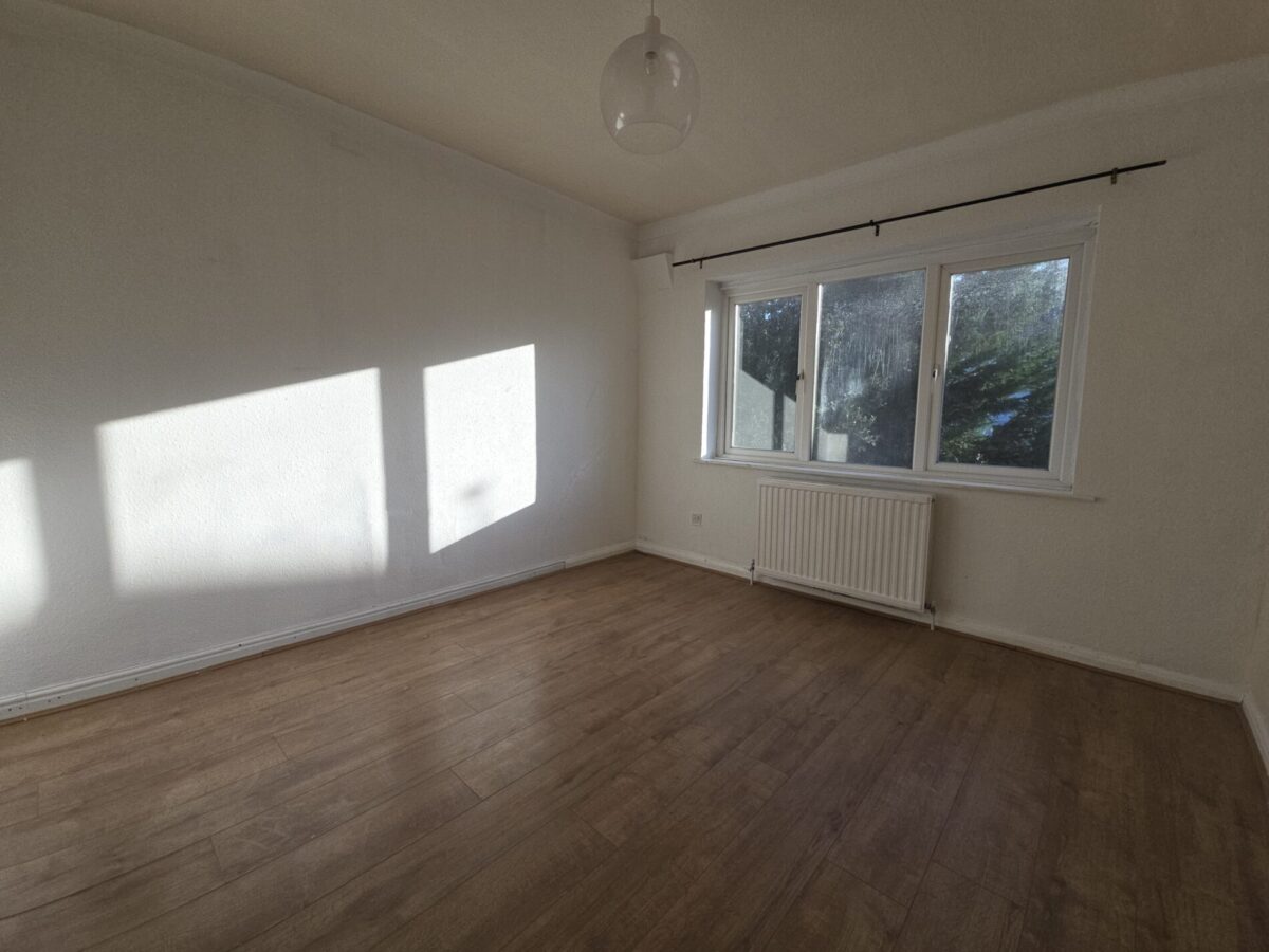 Otterburn Gardens, Isleworth