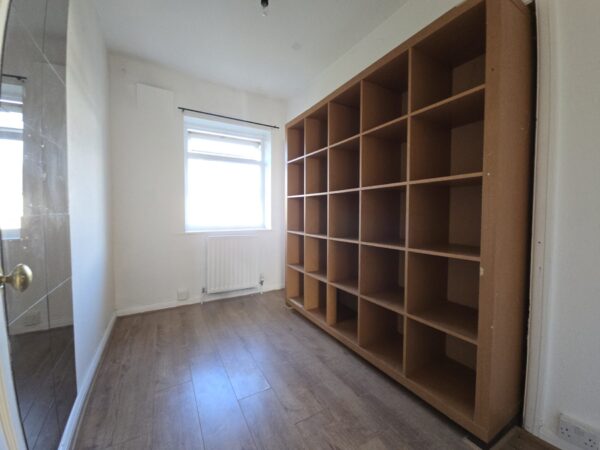 Otterburn Gardens, Isleworth