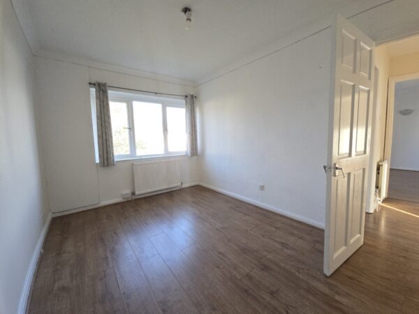 Otterburn Gardens, Isleworth