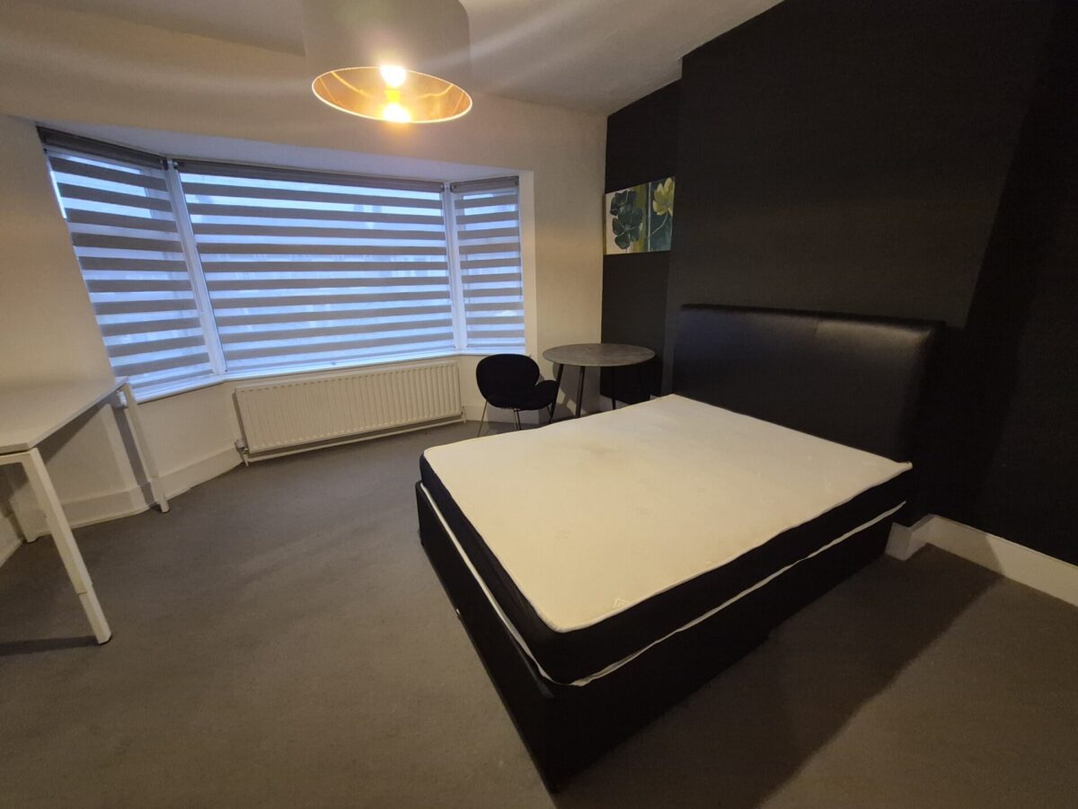 Hainualt Road, Leytonstone, E11