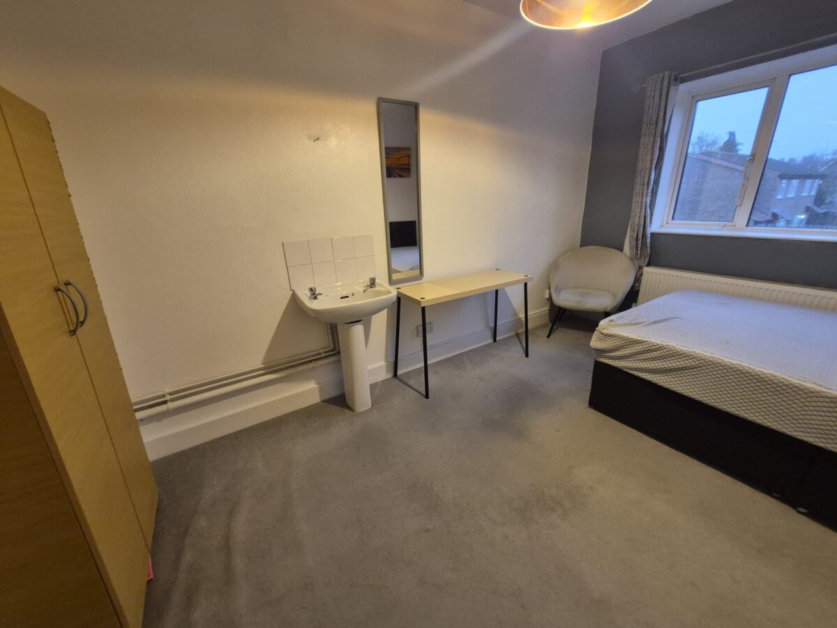 Hainualt Road, Leytonstone, E11