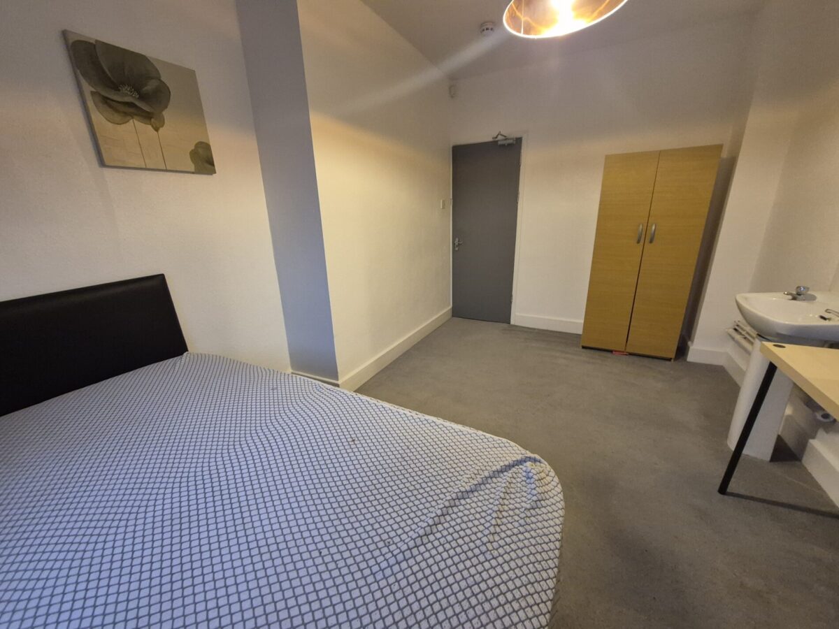 Hainualt Road, Leytonstone, E11