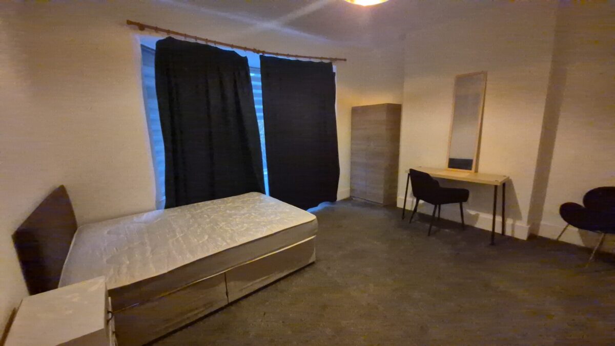 Hainualt Road, Leytonstone, E11