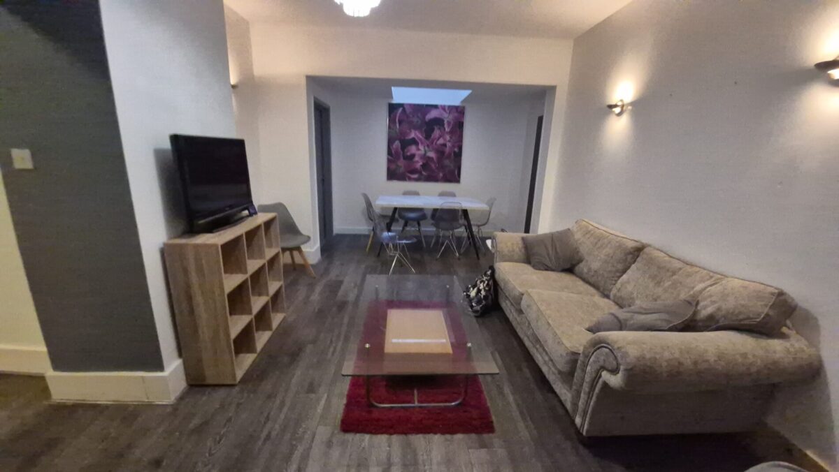 Hainualt Road, Leytonstone, E11