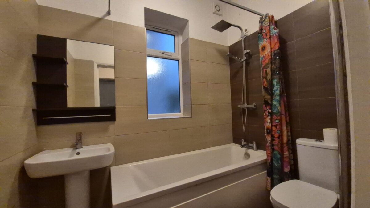 Hainualt Road, Leytonstone, E11