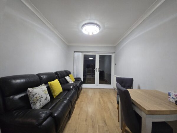 Wimborne Avenue, Hayes, UB4