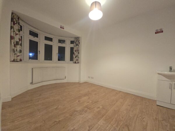 Uxbridge Road, Southall, UB1