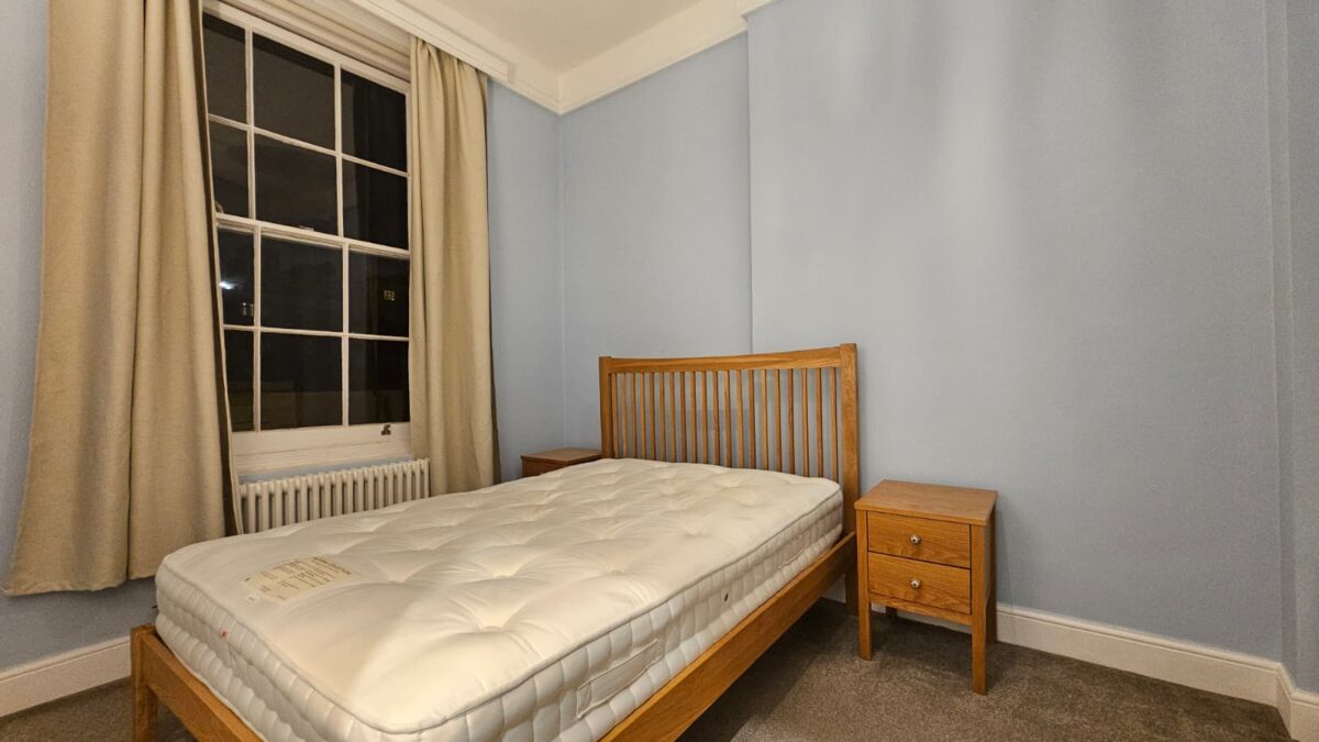 St Georges Square, London, SW1V