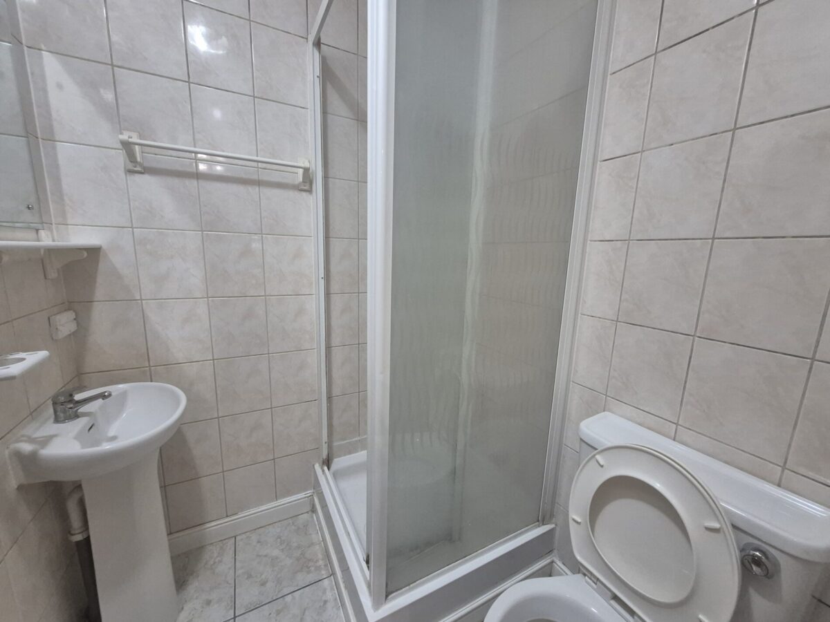 Wesley Avenue, London, Ealing, NW10