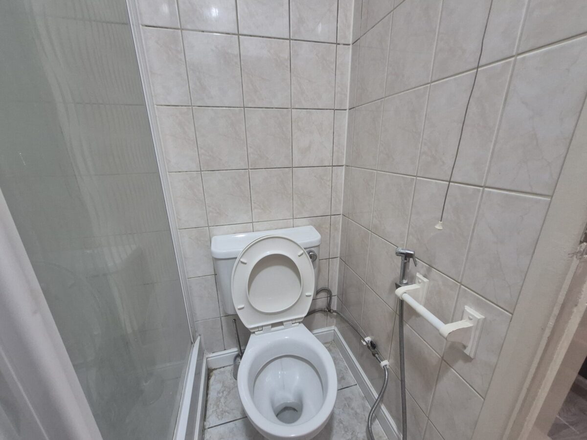 Wesley Avenue, London, Ealing, NW10