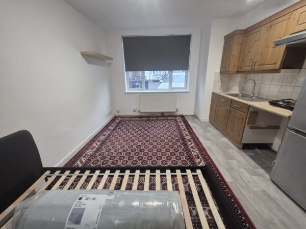 Wesley Avenue, London, Ealing, NW10