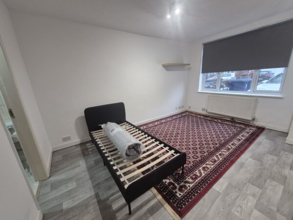 Wesley Avenue, London, Ealing, NW10