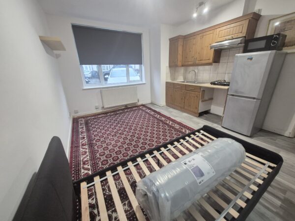 Wesley Avenue, London, Ealing, NW10